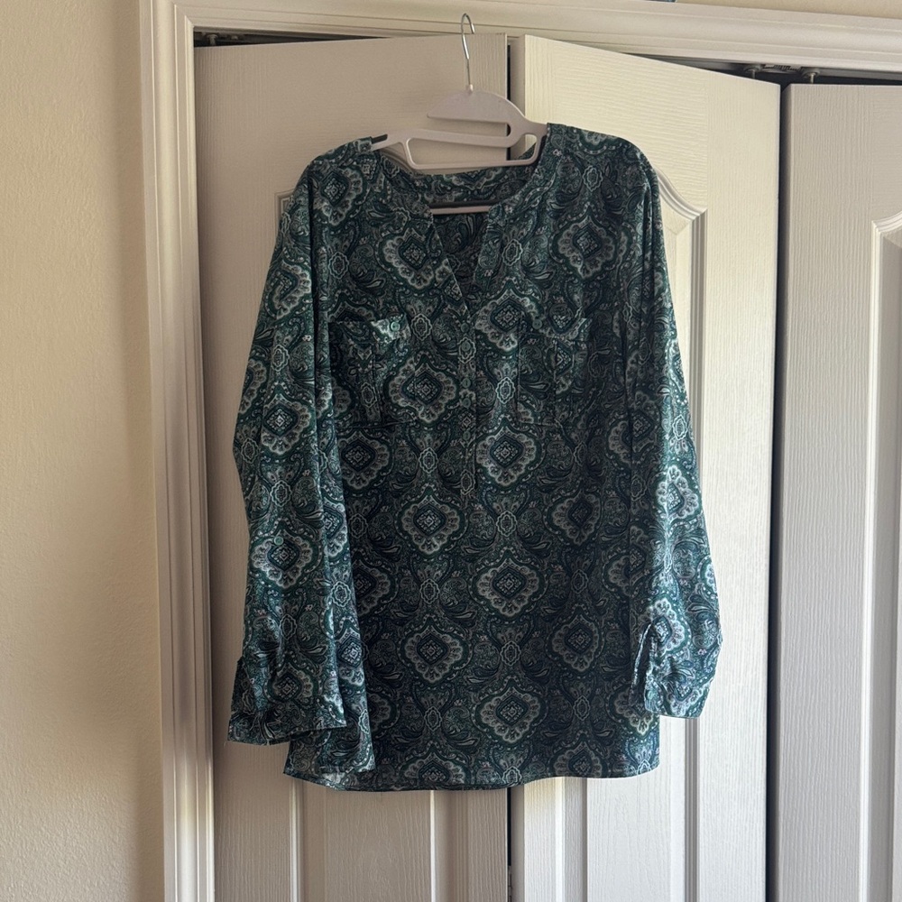 Elegant Teal Patterned Blouse